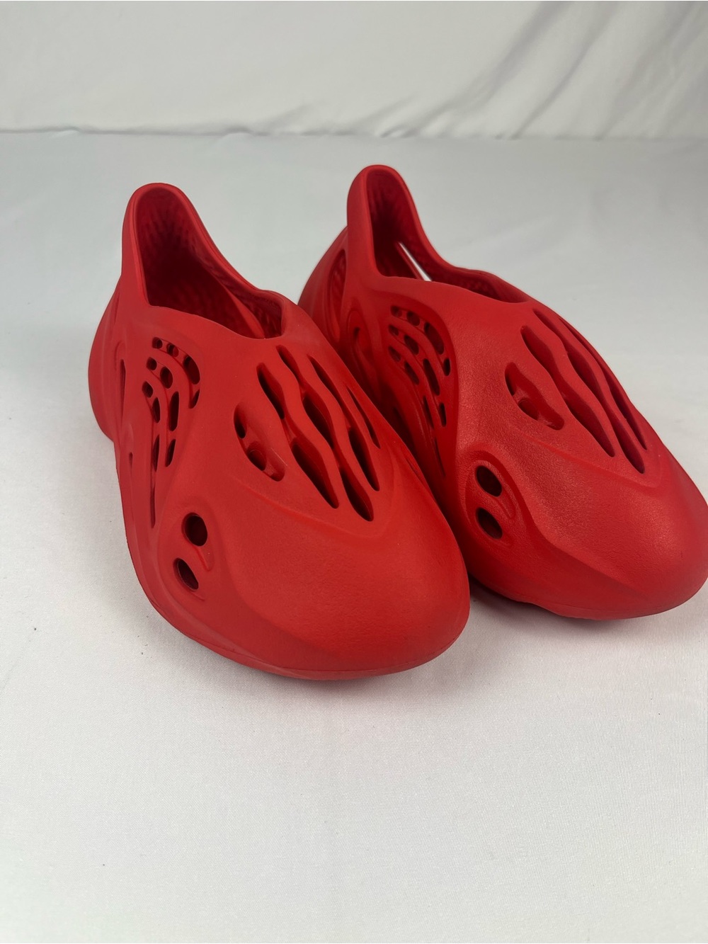 adidas Yeezy Foam Runner Vermilion Red Men’s Size US 8 Pre-Owned